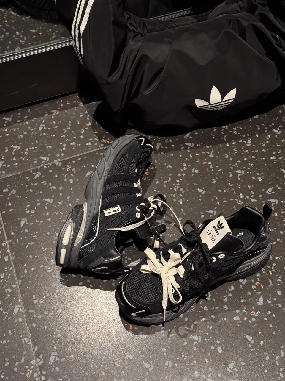 SONG FOR THE MUTE X ADIDAS ADISTAR CUSHION S.F.T.M