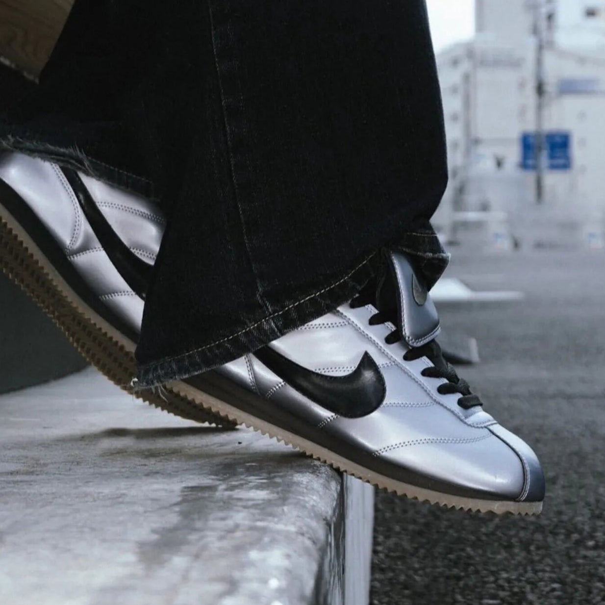 Nike Cortez SE "MTLC Cool Grey" 復古銀翻鞋舌