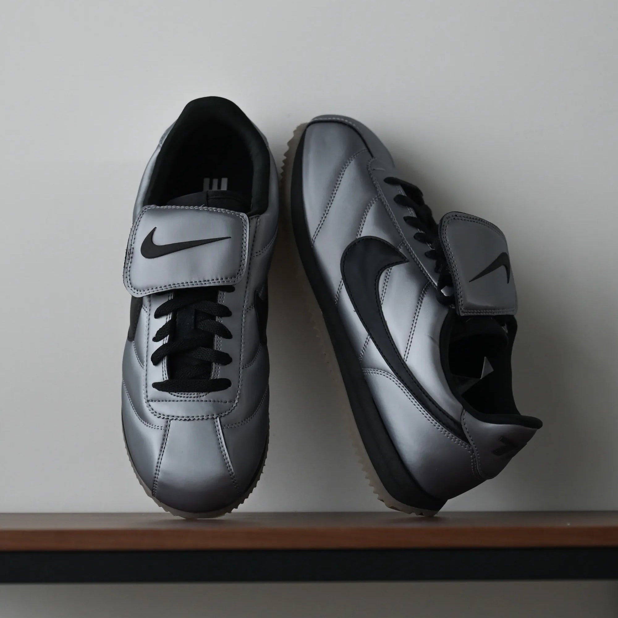 Nike Cortez SE "MTLC Cool Grey" 復古銀翻鞋舌