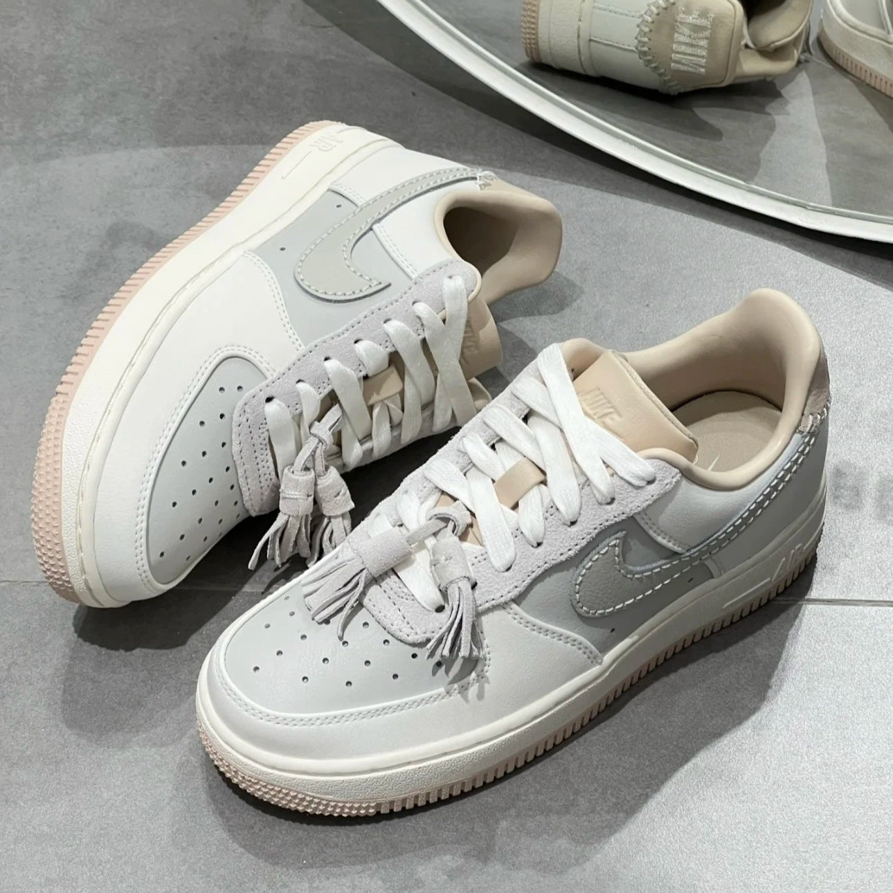 NIKE AIR FORCE 1 LOW 奶油灰白 HV1813-001