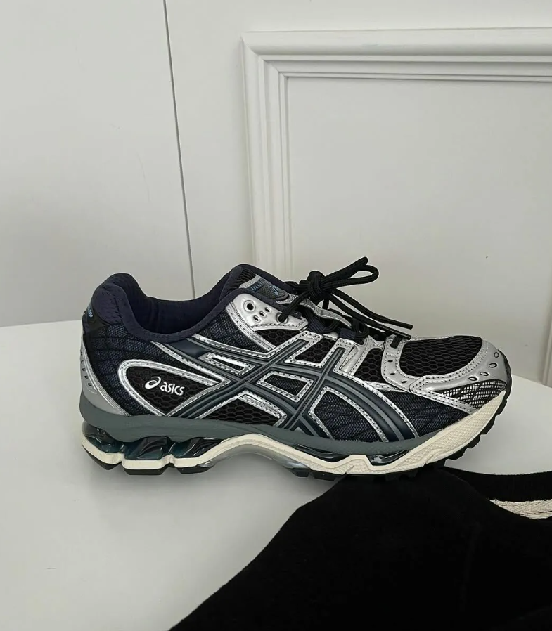 【韓國限定色】Asics Gel-Nimbus 10.1 Black Pure Silver