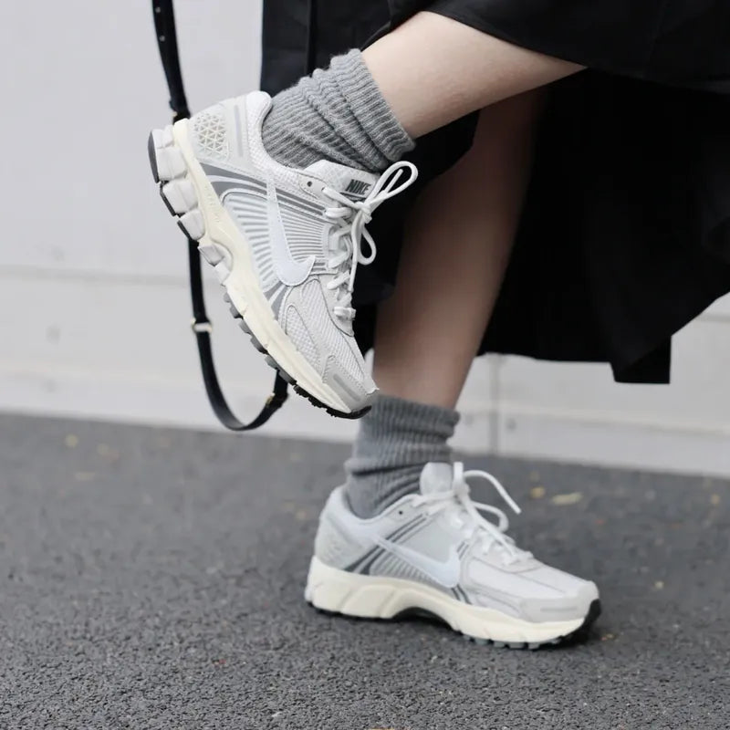 Nike Air Zoom Vomero 5 復古奶灰 - HADNES