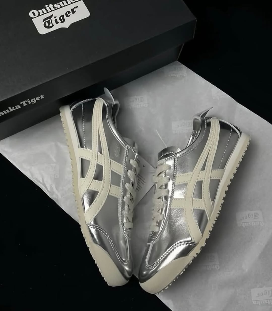 ONITSUKA TIGER MEXICO 66 LEATHER 銀白色