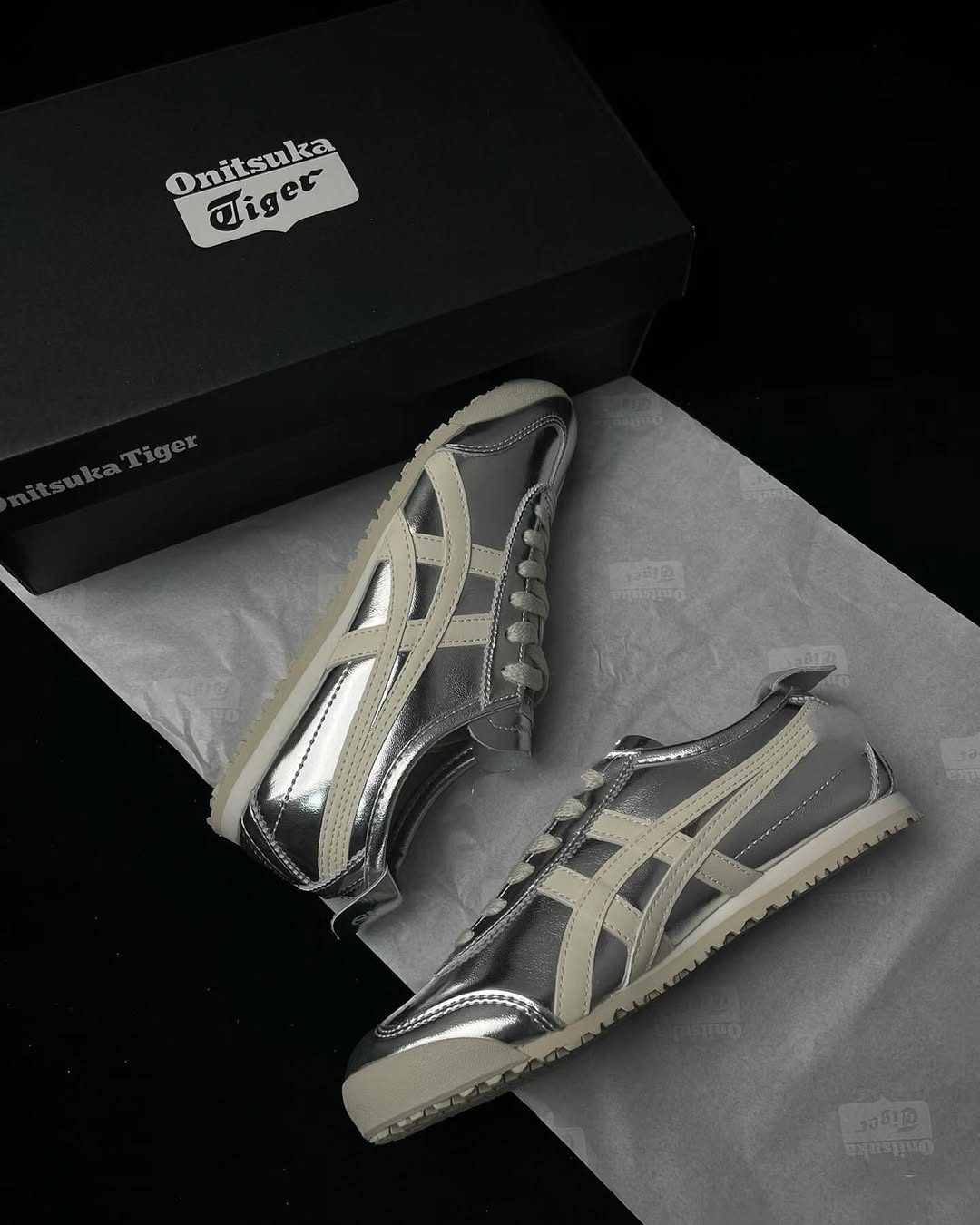 ONITSUKA TIGER MEXICO 66 LEATHER 銀白色