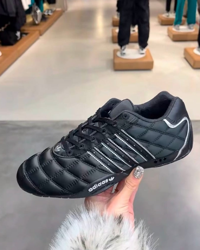 【日本限定】Adidas ADIRACER LO CORE BLACK JS0286