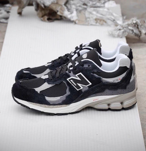 New Balance 2002r Protection Pack Black Grey