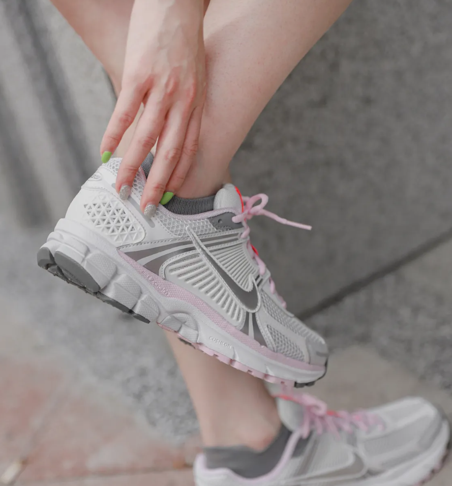 Nike Zoom Vomero 5 White Pink