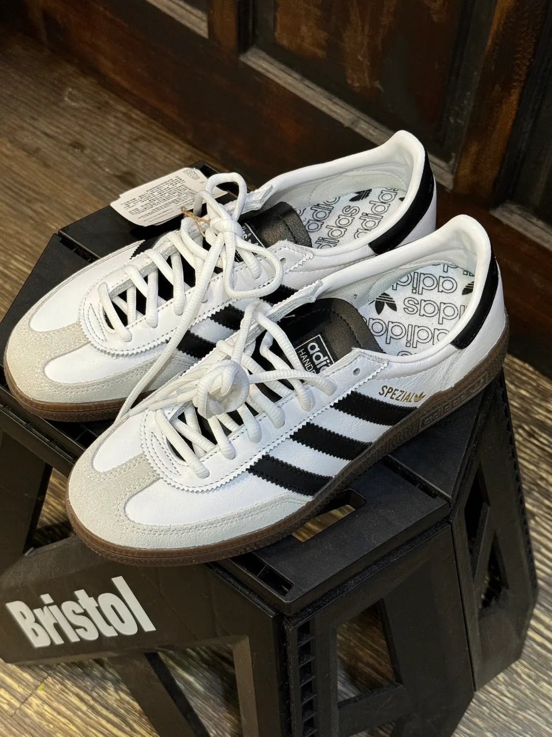 スニーカー adidas Handball Special White Black IE3403 Adidas Handball Spezial Black White IE3403 | HADNES
