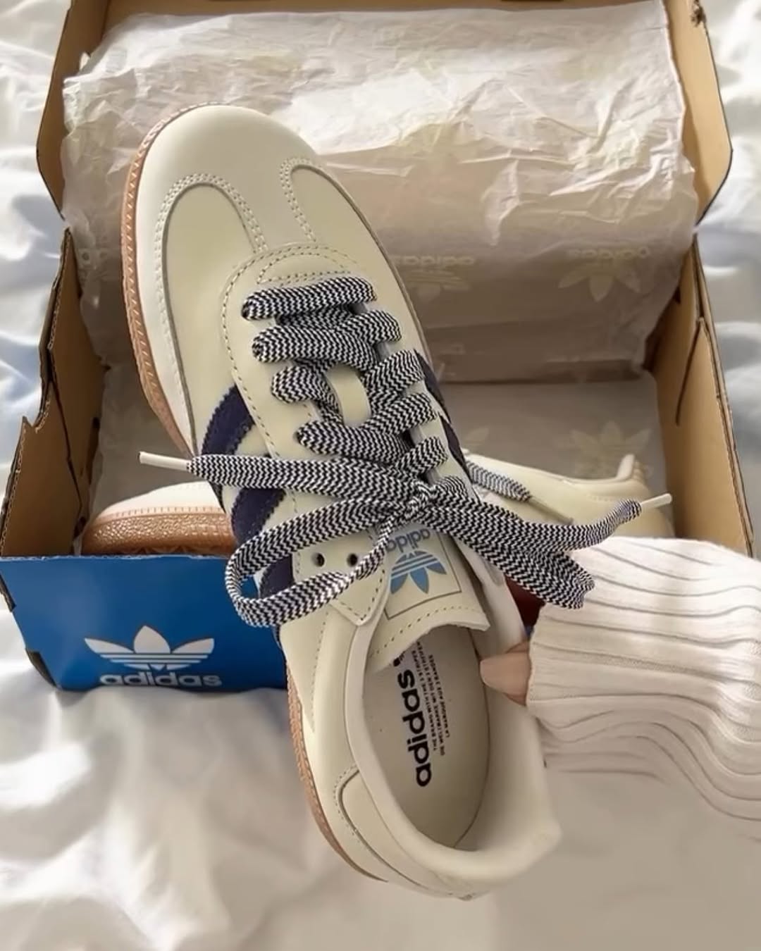Adidas Wmns Samba OG Off White Dark Blue - HADNES