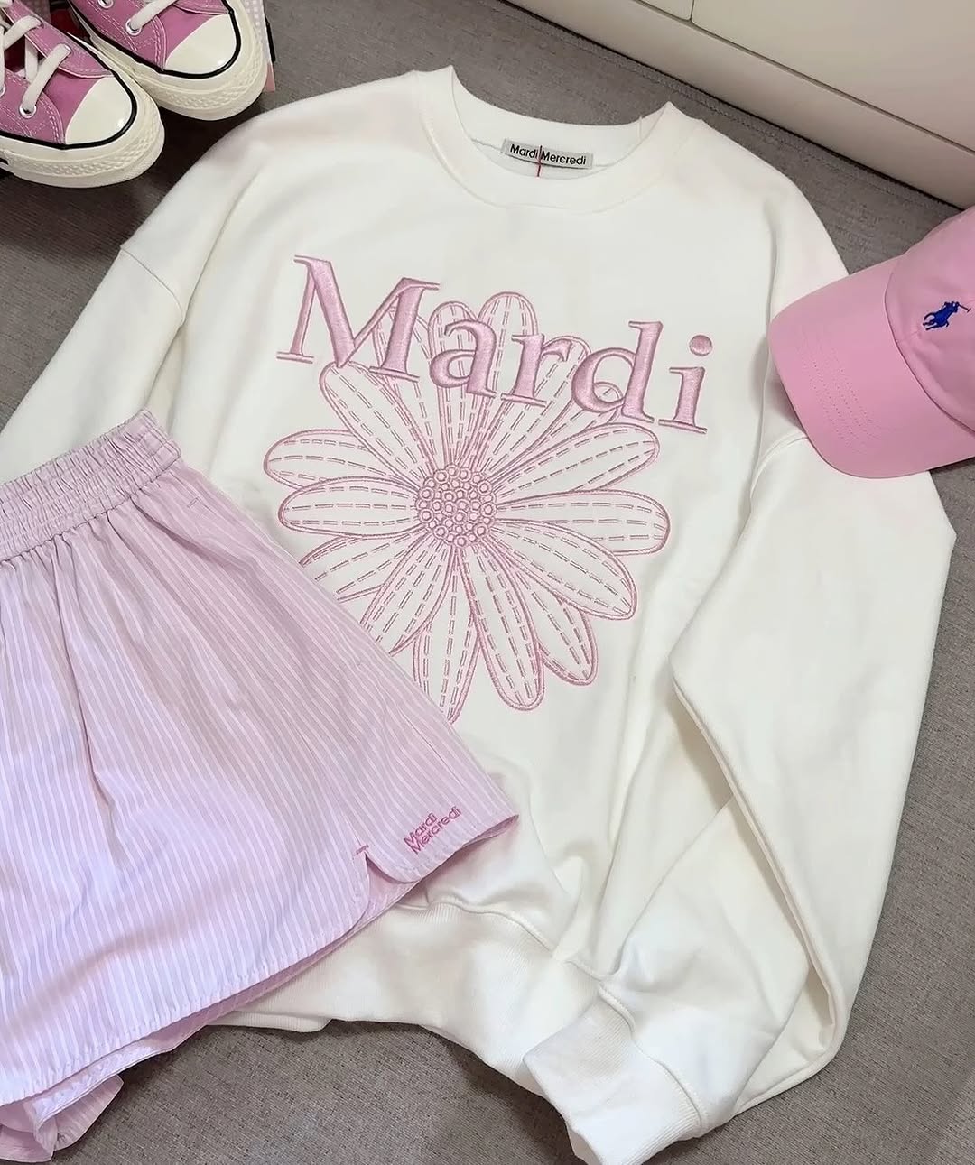 Mardi Mercredi SWEATSHIRT FLOWERMARDI NEEDLEWORK WHITE PINK - HADNES