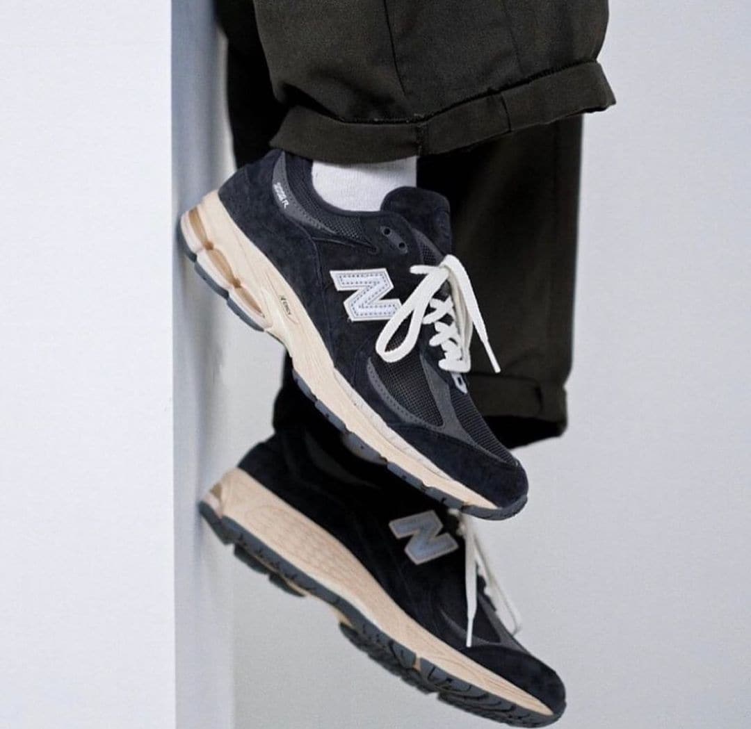 New Balance 2002R 碳灰色 - HADNUS