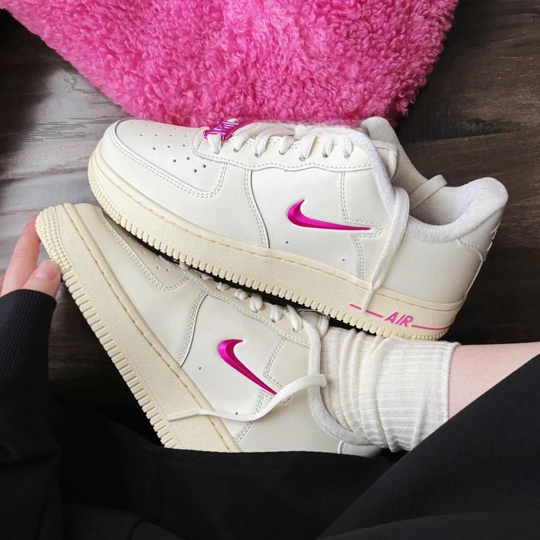 Nike Air Force 1 '07 Coconut Milk & Playful Pink - HADNUS