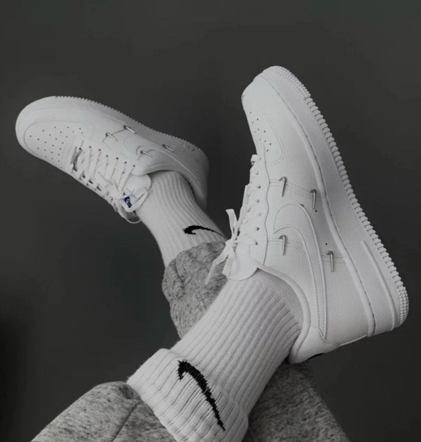 泫雅著用 Nike Air Force 1 07 Lx White - HADNUS