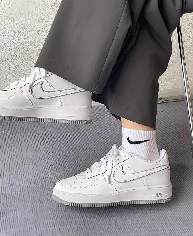 Nike Air Force 1 Gs 白灰 - HADNUS