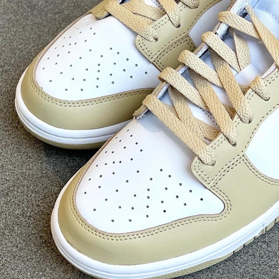 現貨 - Nike Dunk Low Team Gold and White - HADNUS