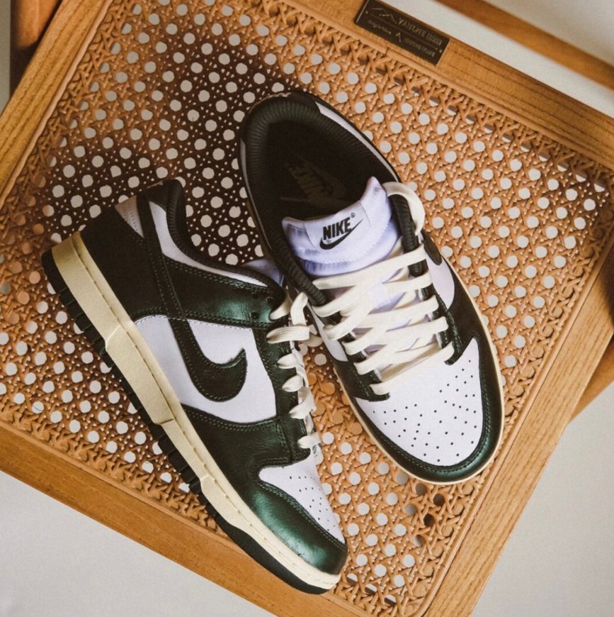 Nike Dunk Low Vintage Green - HADNUS