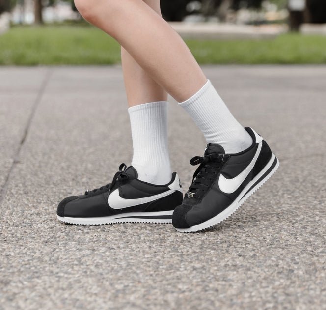 Nike Wmns Cortez Black White - HADNUS