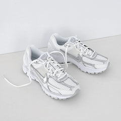 NIKE ZOOM VOMERO 5 CHROME TOE - HADNES
