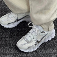 NIKE ZOOM VOMERO 5 CHROME TOE - HADNES
