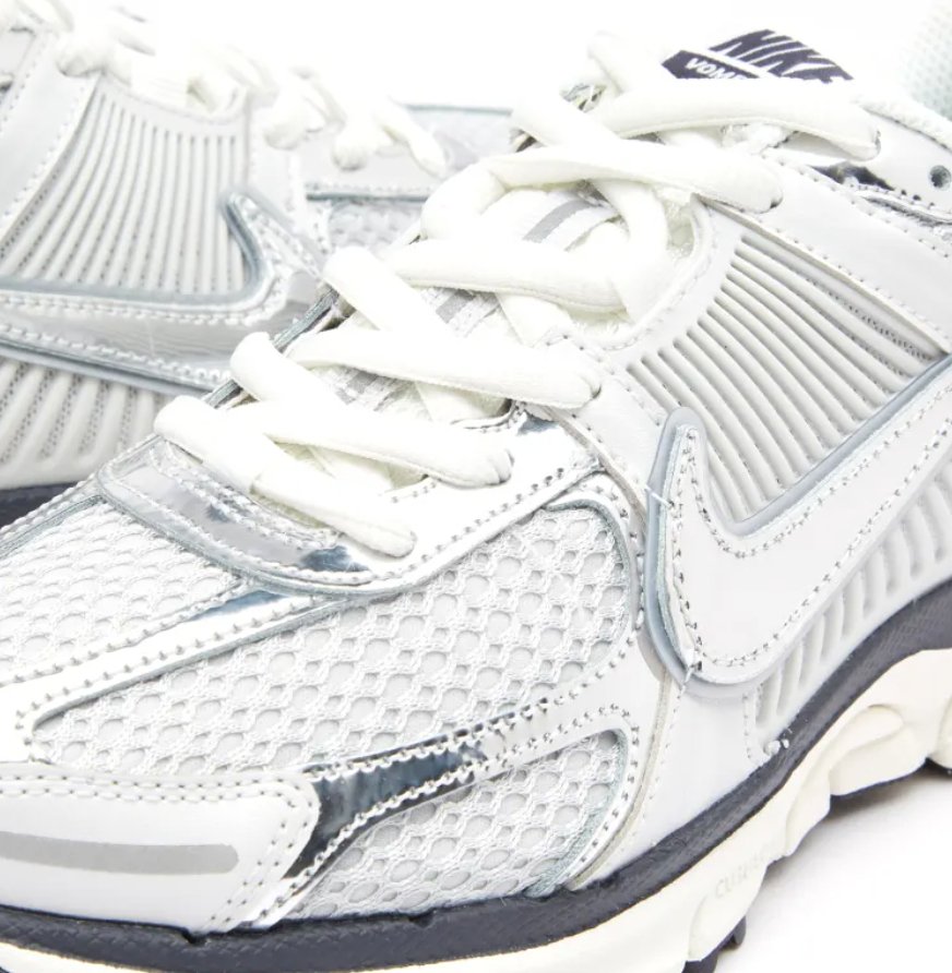 Nike Zoom Vomero 5 Photon Dust ＆ Metallic Silver - HADNUS