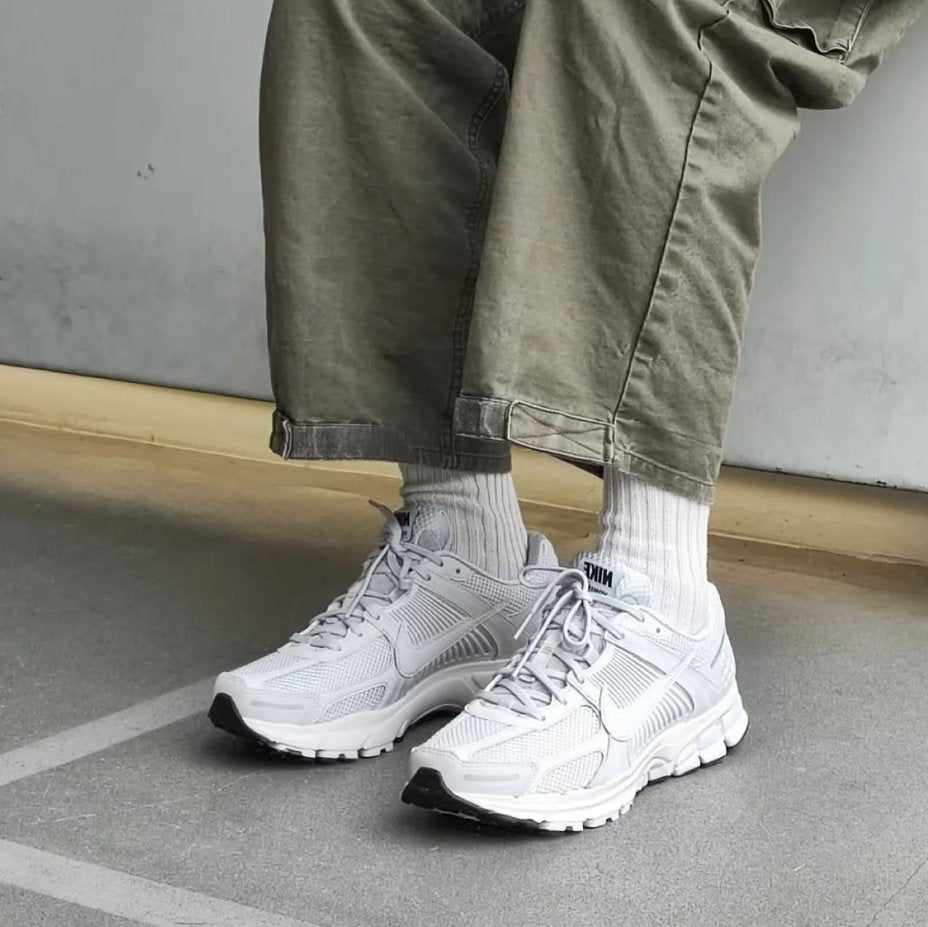 現貨 - Nike Zoom Vomero 5 Vast Grey灰白 - HADNUS