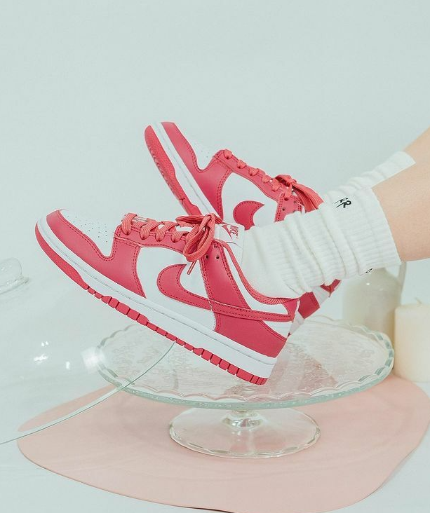 Nike W Dunk Low "Archeo Pink"